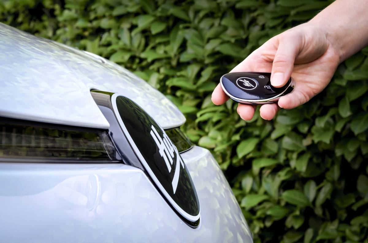Huf entwickelt einen universellen Hardware Token für digitale Schlüssel und Smart Keys