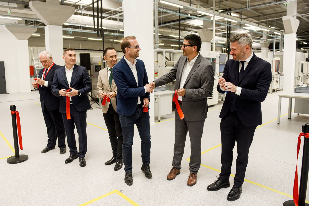 huf-inauguration-technical-center-laboratory-romania-after-cutting-the-ribbon