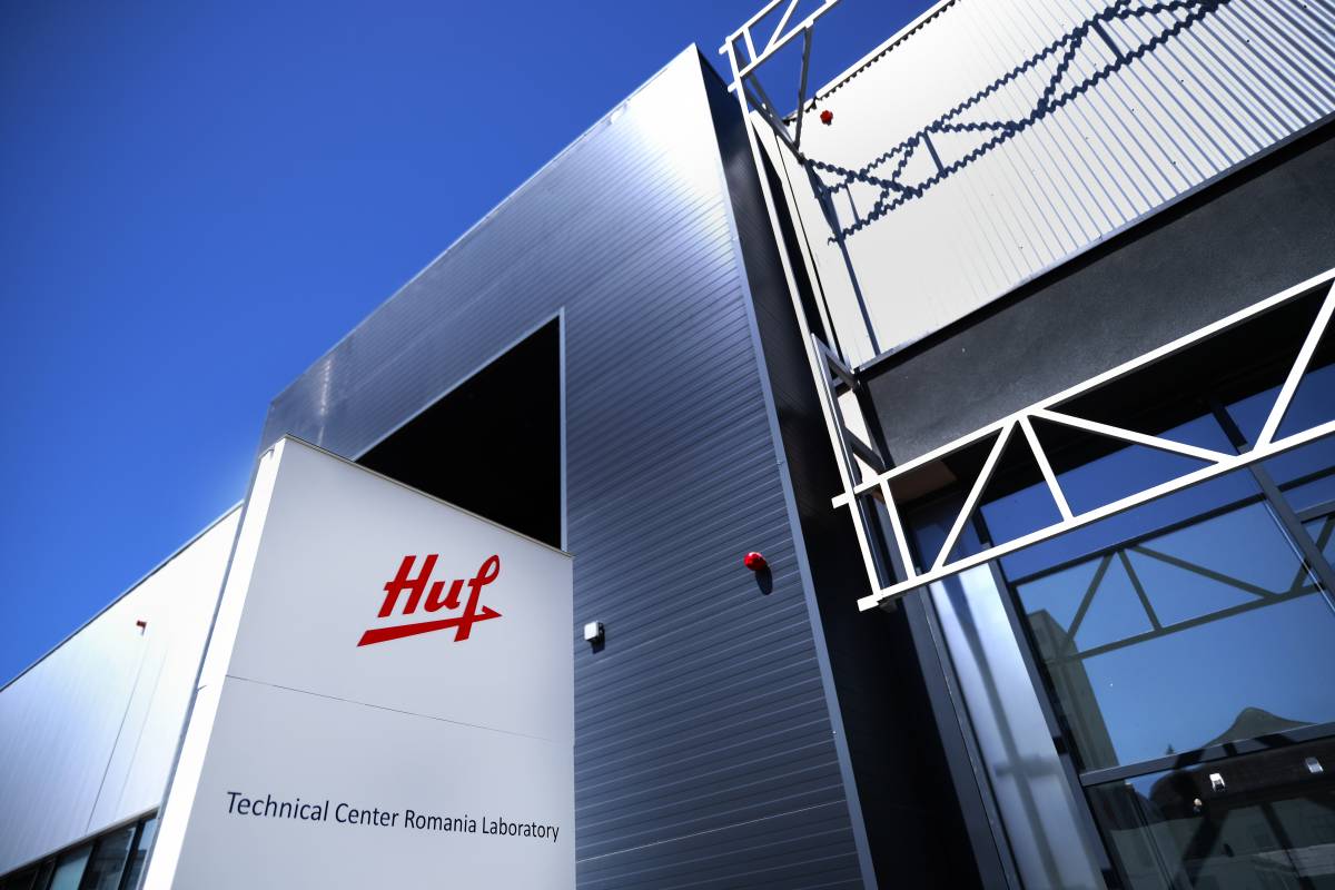 huf-inauguration-technical-center-laboratory-romania-outside