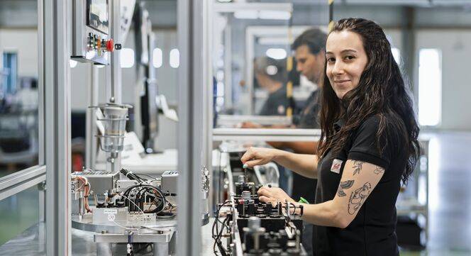 Female worker Ana Araujo at Huf Portuguesa