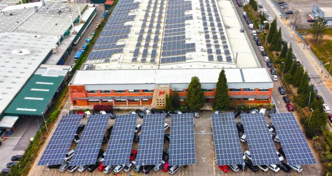 Huf plant portugal with solar panel roof